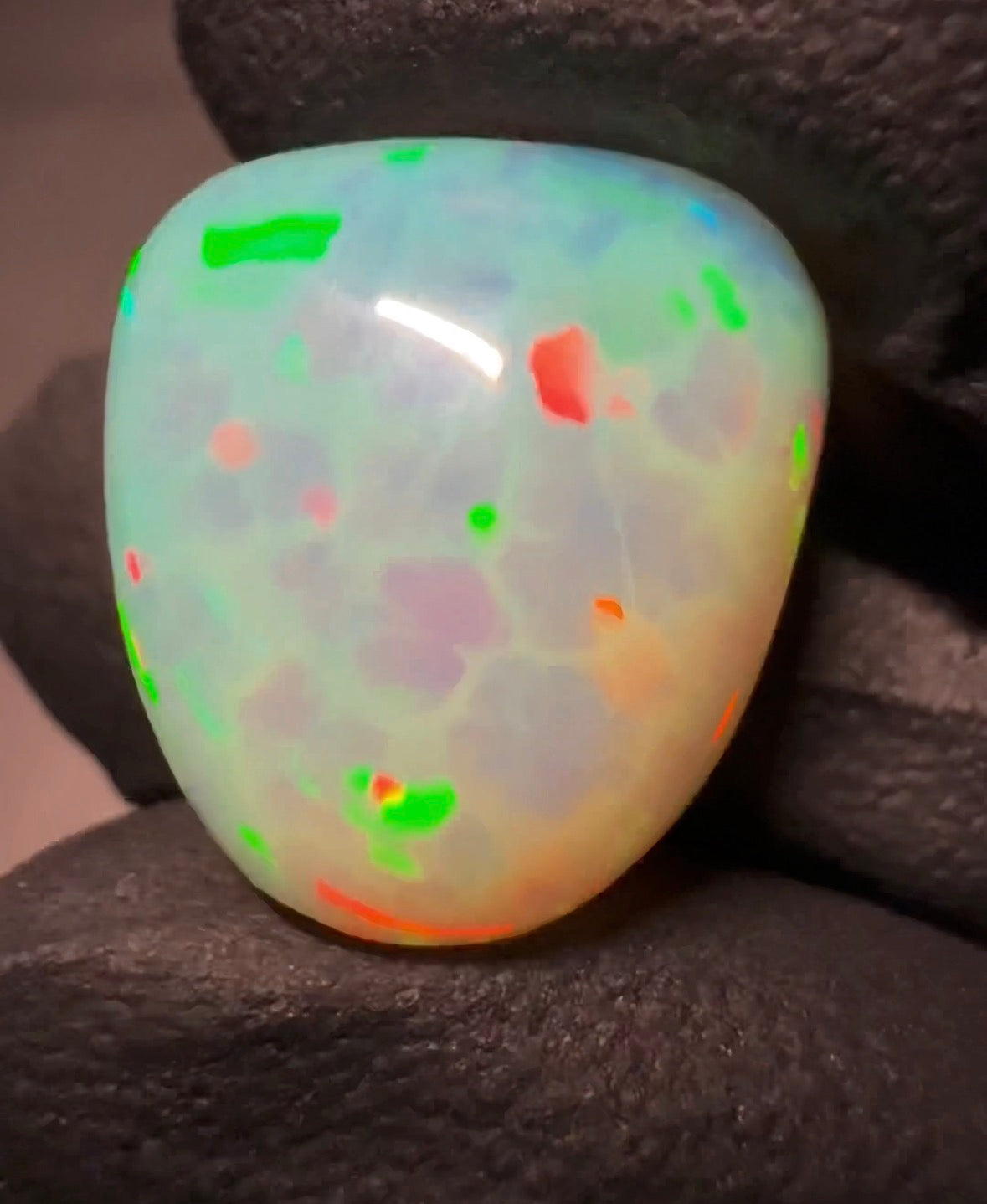 Ethiopian Opal Freeform Cabochon – 11 ct (15.10 × 16.30 × 8.40 mm) Natural Welo Gemstone