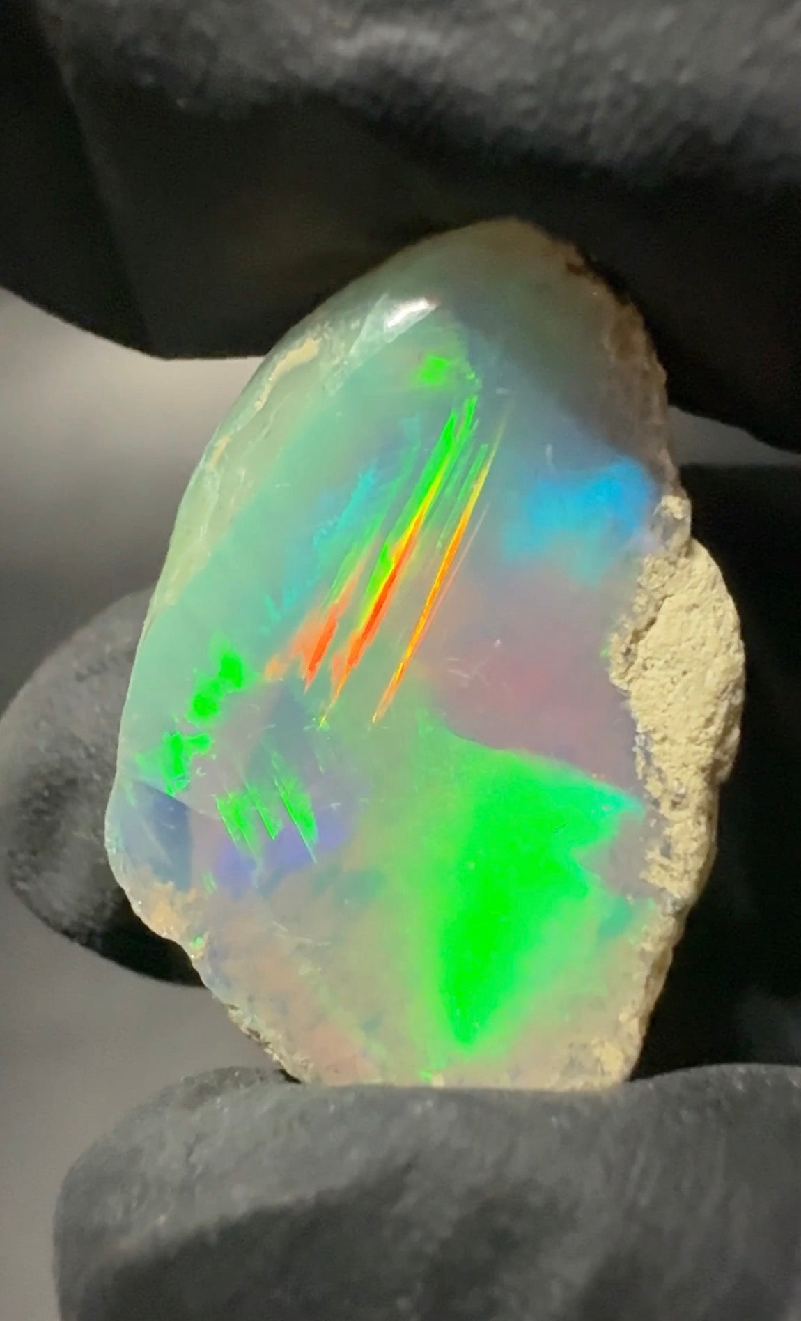 Ethiopian Rough Opal – 4.83 g Natural Welo Opal Raw Gemstone