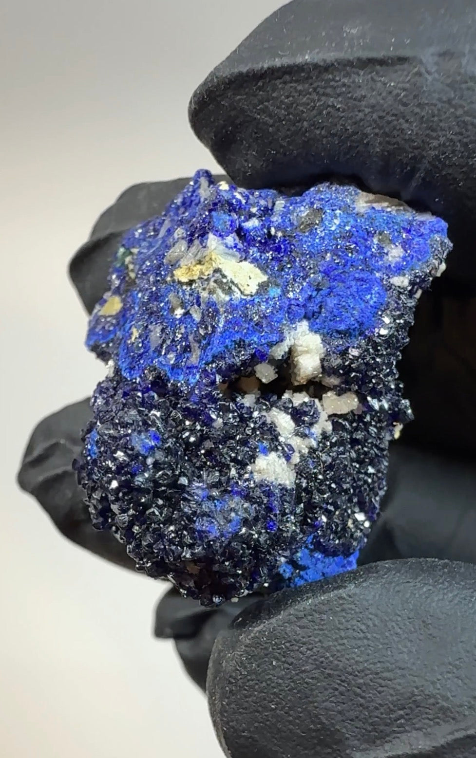 Azurite, Cerussite - 19.70g