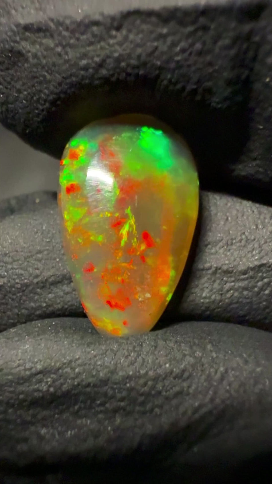 “Ethiopian opal teardrop cabochon 7 ct natural gemstone”

“7 carat Ethiopian Welo opal cabochon teardrop”

“Natural Ethiopian opal cabochon 19 × 11.50 × 5.80 mm”